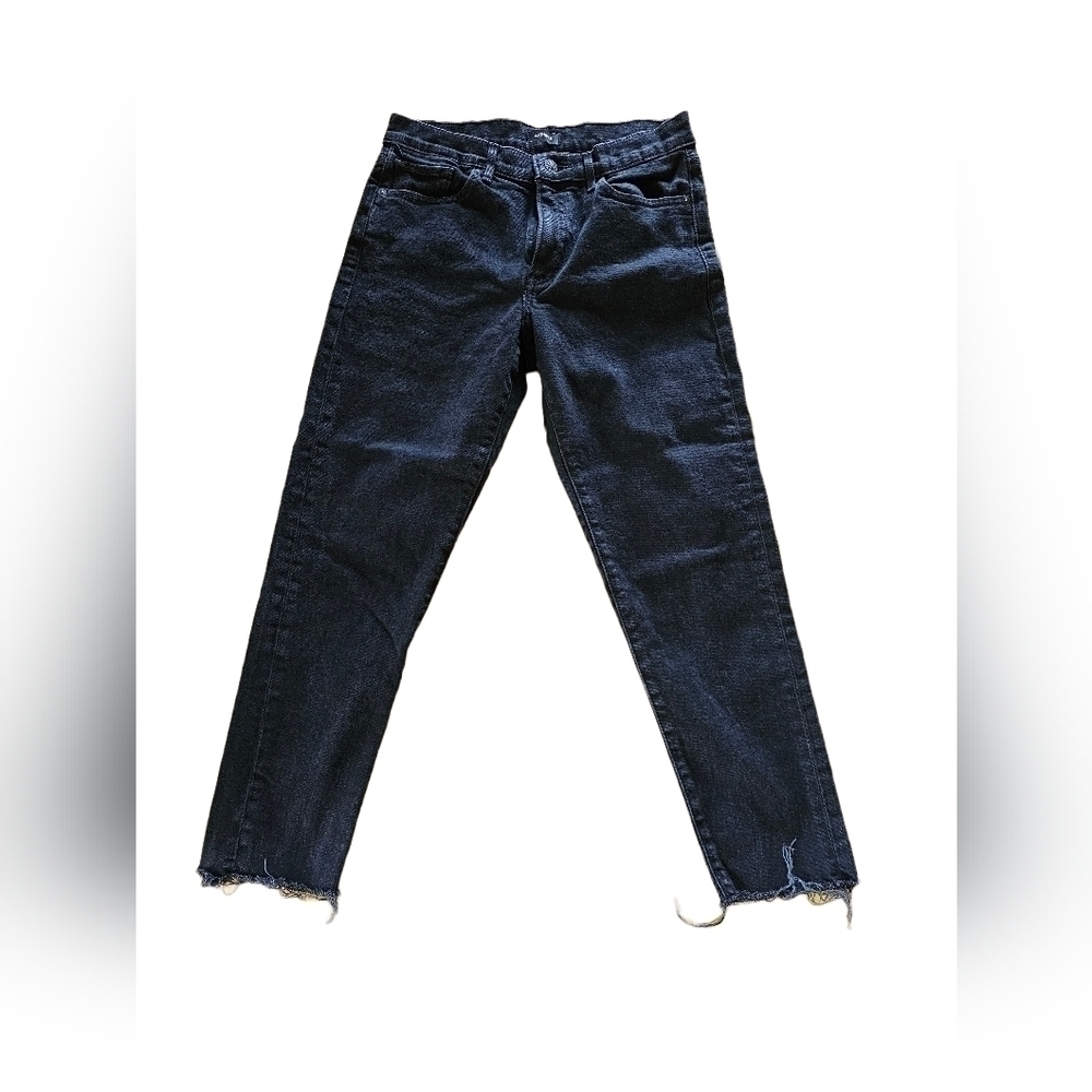 Epress Jeans Black size 8R rough bottom hem.